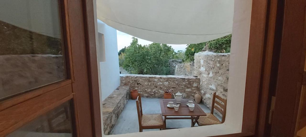 Villa Traditional House In Asfendiou