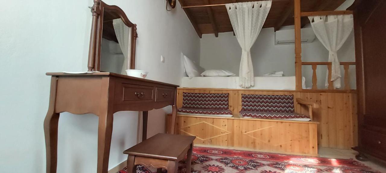 Villa Traditional House In Asfendiou
