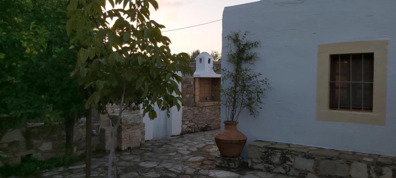 Traditional House In Asfendiou Villa